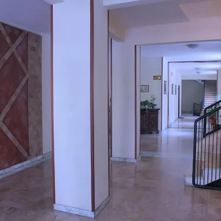 Aparthotel Tourist House 3*