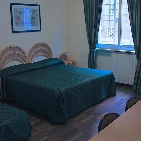 Aparthotel Tourist House 3*